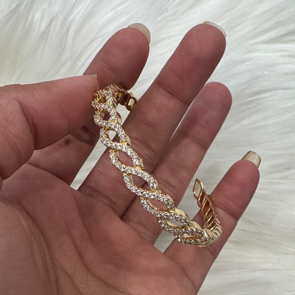 Elegant Gold and Silver Women's Bracelet